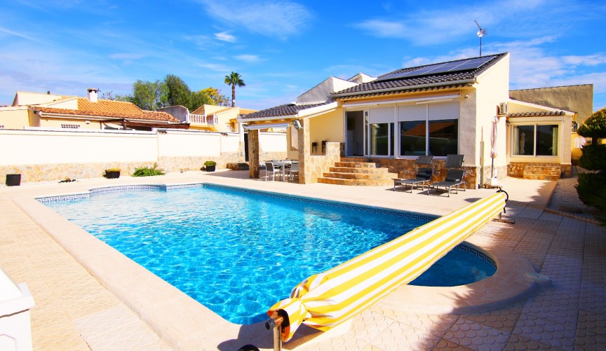 Resale - Villa -
Orihuela Costa - Costa Blanca