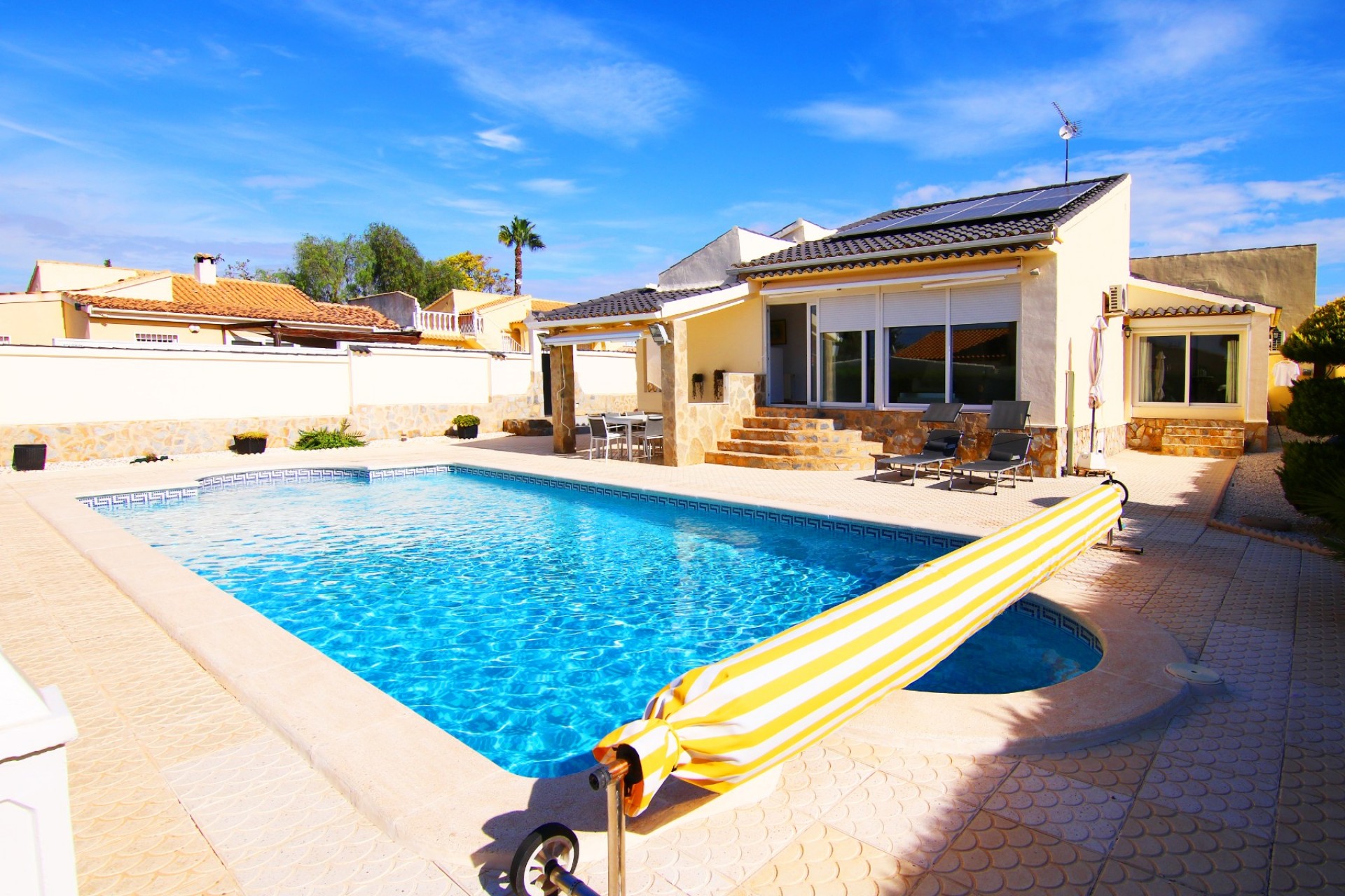 Resale - Villa -
Orihuela Costa - Costa Blanca