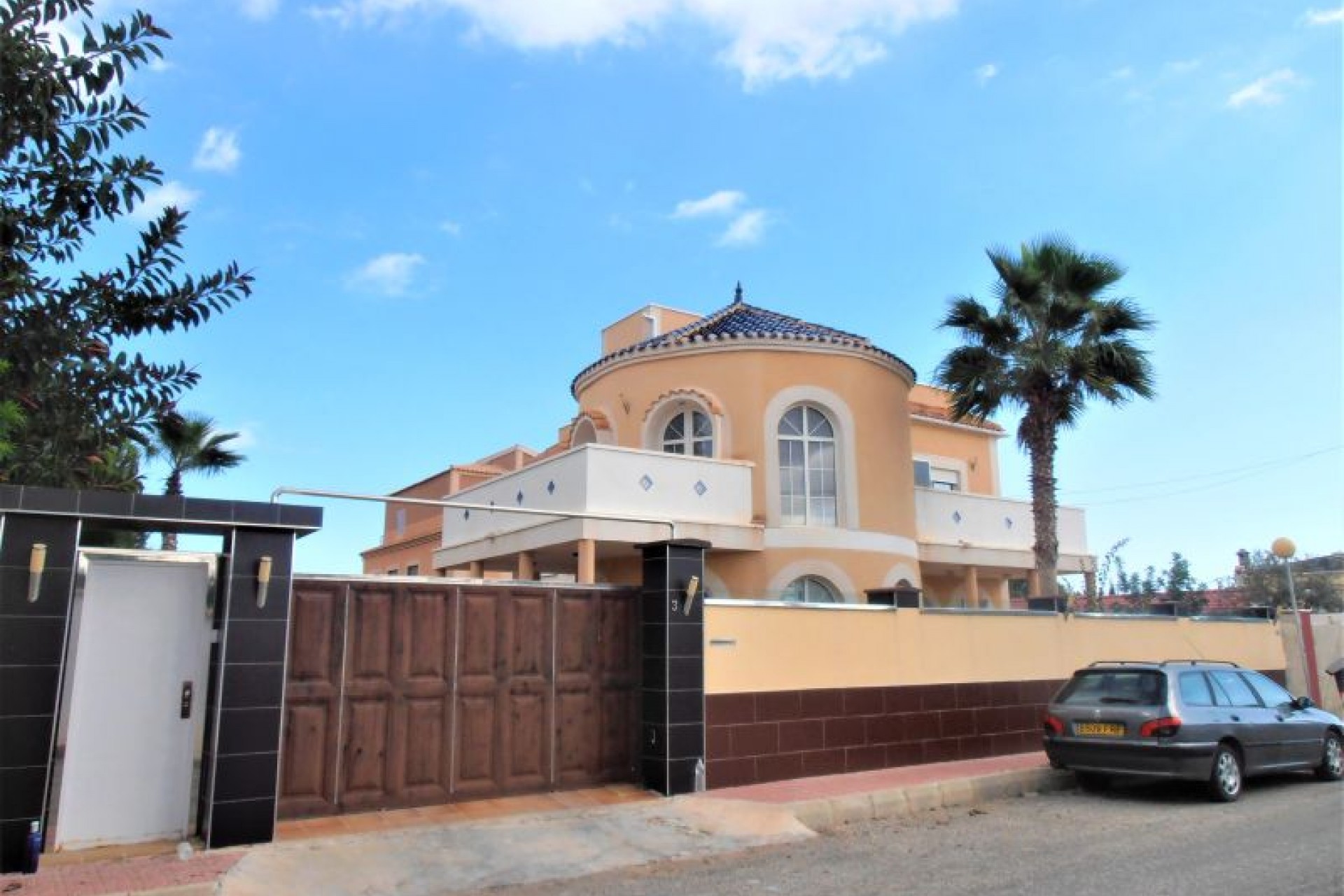 Resale - Villa -
Orihuela Costa - Costa Blanca