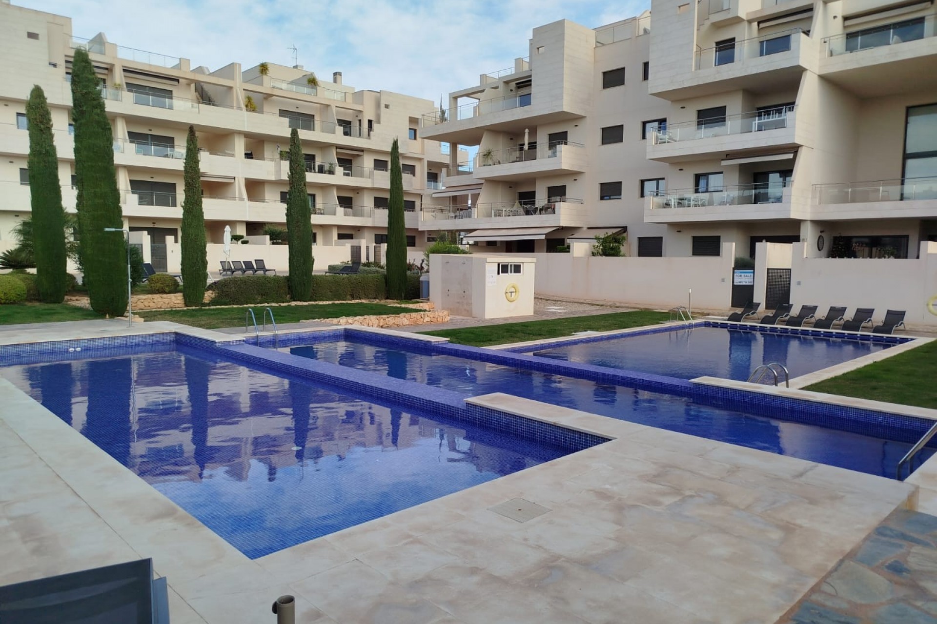 Resale - Villa -
Orihuela Costa - Costa Blanca