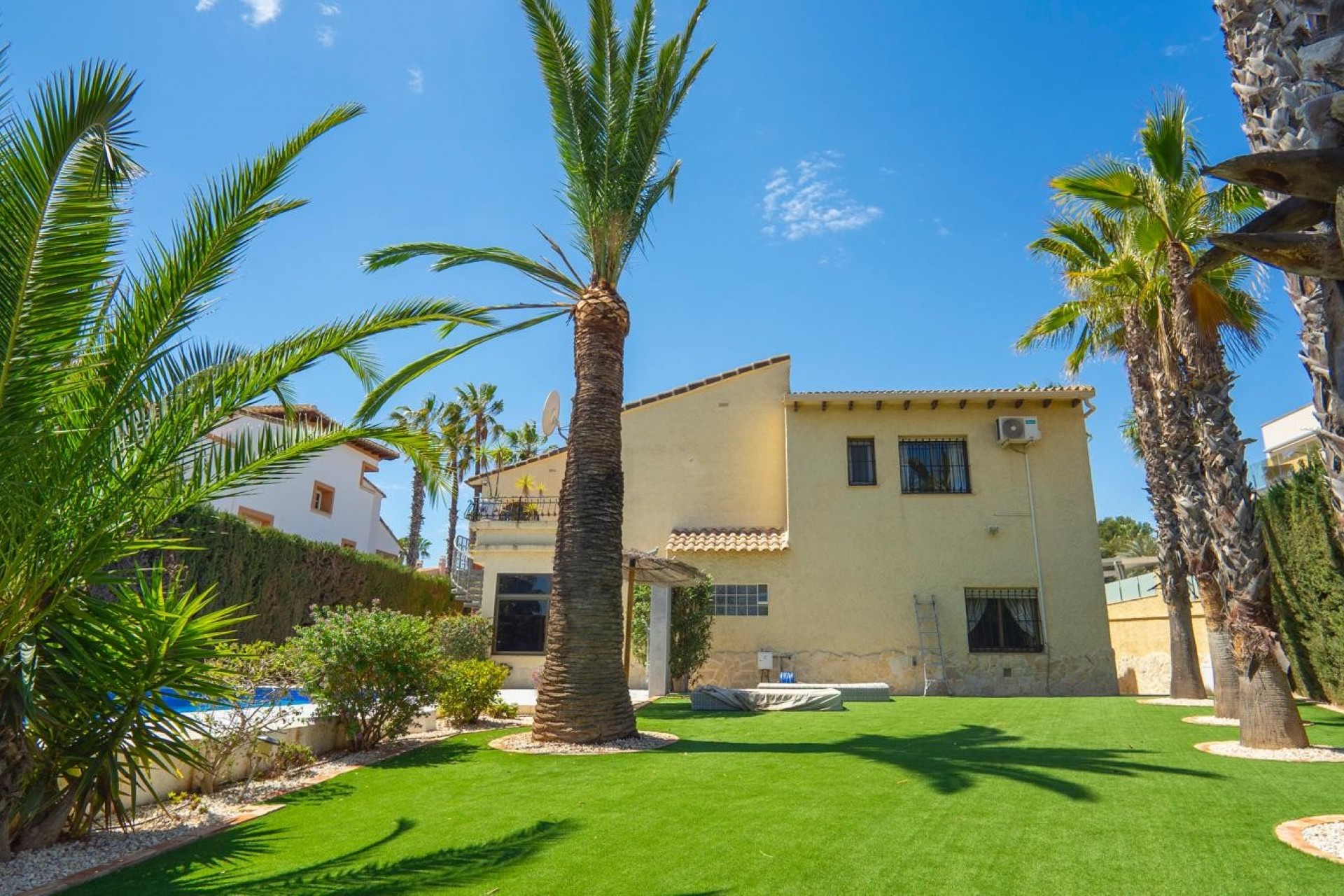 Resale - Villa -
Orihuela Costa - Costa Blanca