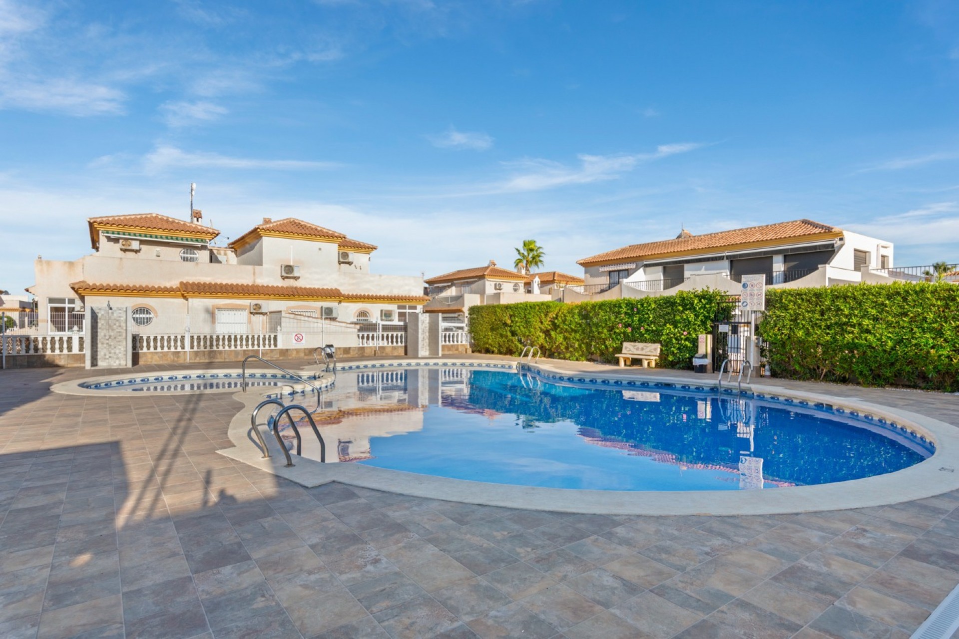 Resale - Villa -
Orihuela Costa - Costa Blanca