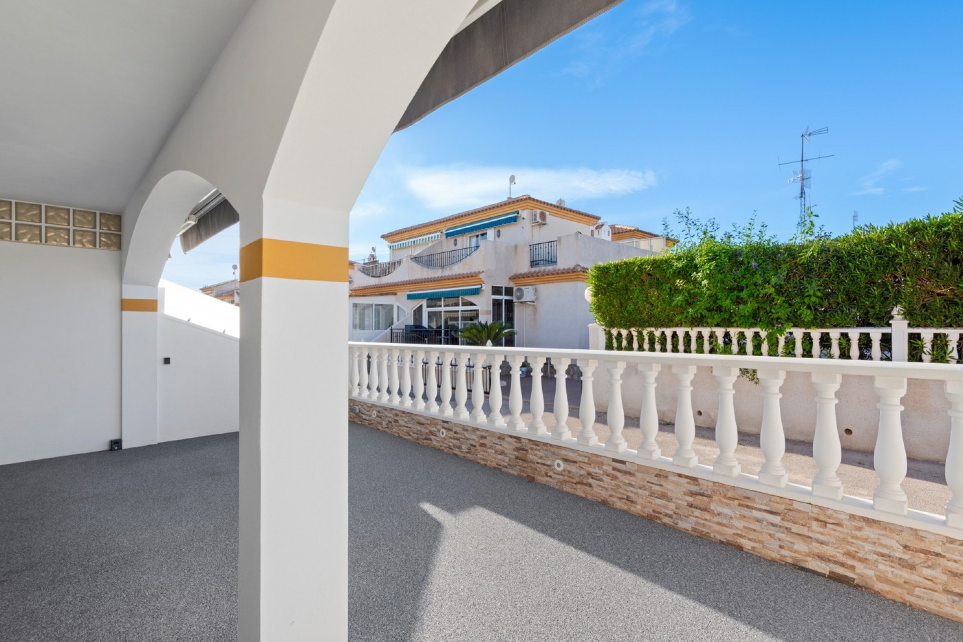 Resale - Villa -
Orihuela Costa - Costa Blanca