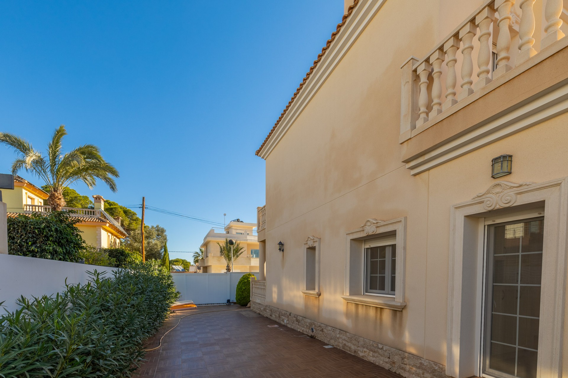 Resale - Villa -
Orihuela Costa - Costa Blanca