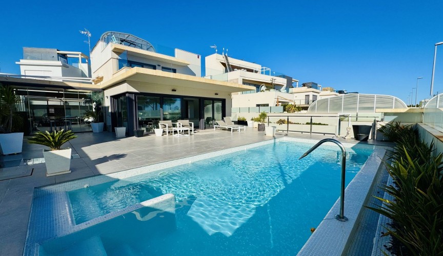 Resale - Villa -
Orihuela Costa - Costa Blanca