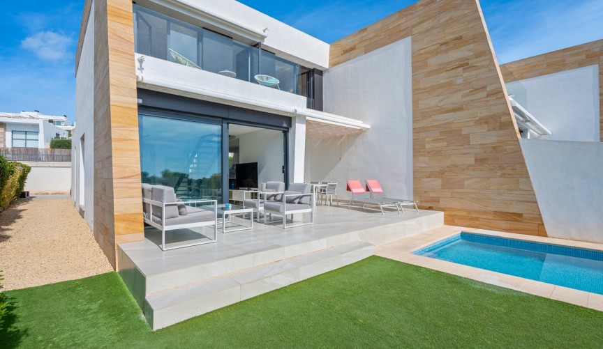 Resale - Villa -
Orihuela Costa - Costa Blanca