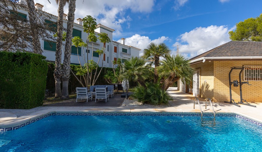 Resale - Villa -
Orihuela Costa - Costa Blanca