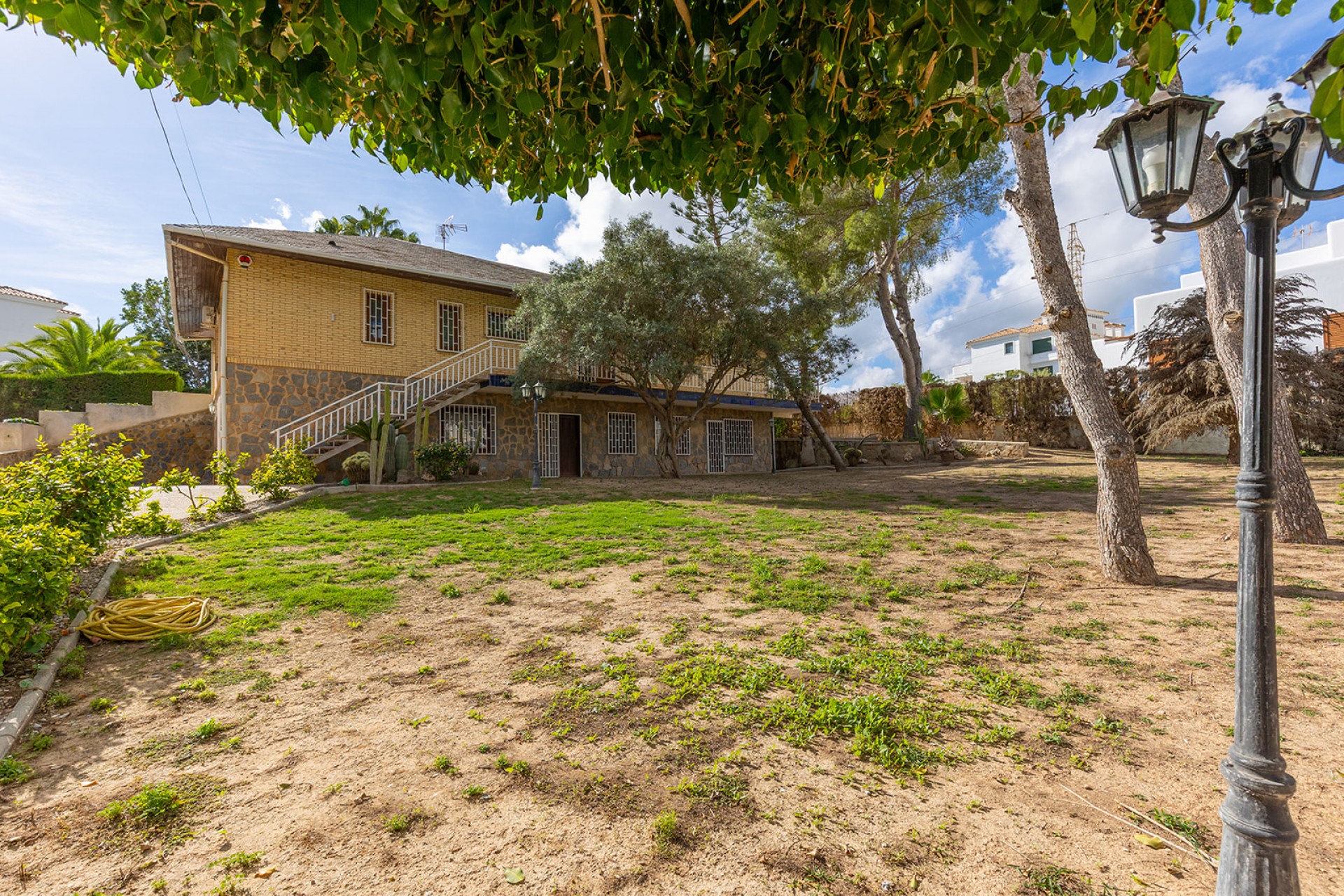 Resale - Villa -
Orihuela Costa - Costa Blanca