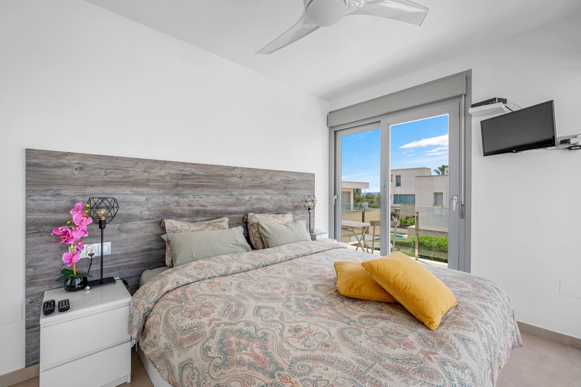 Resale - Villa -
Orihuela Costa - Costa Blanca