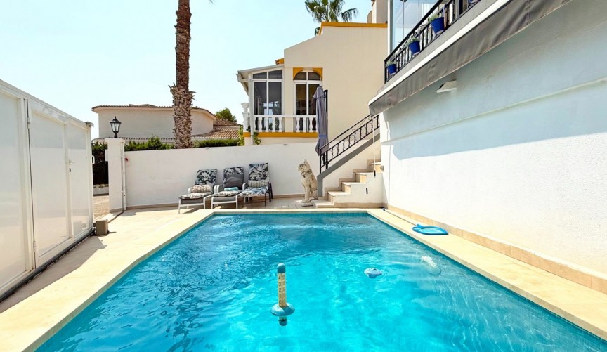 Resale - Villa -
Orihuela Costa - Costa Blanca
