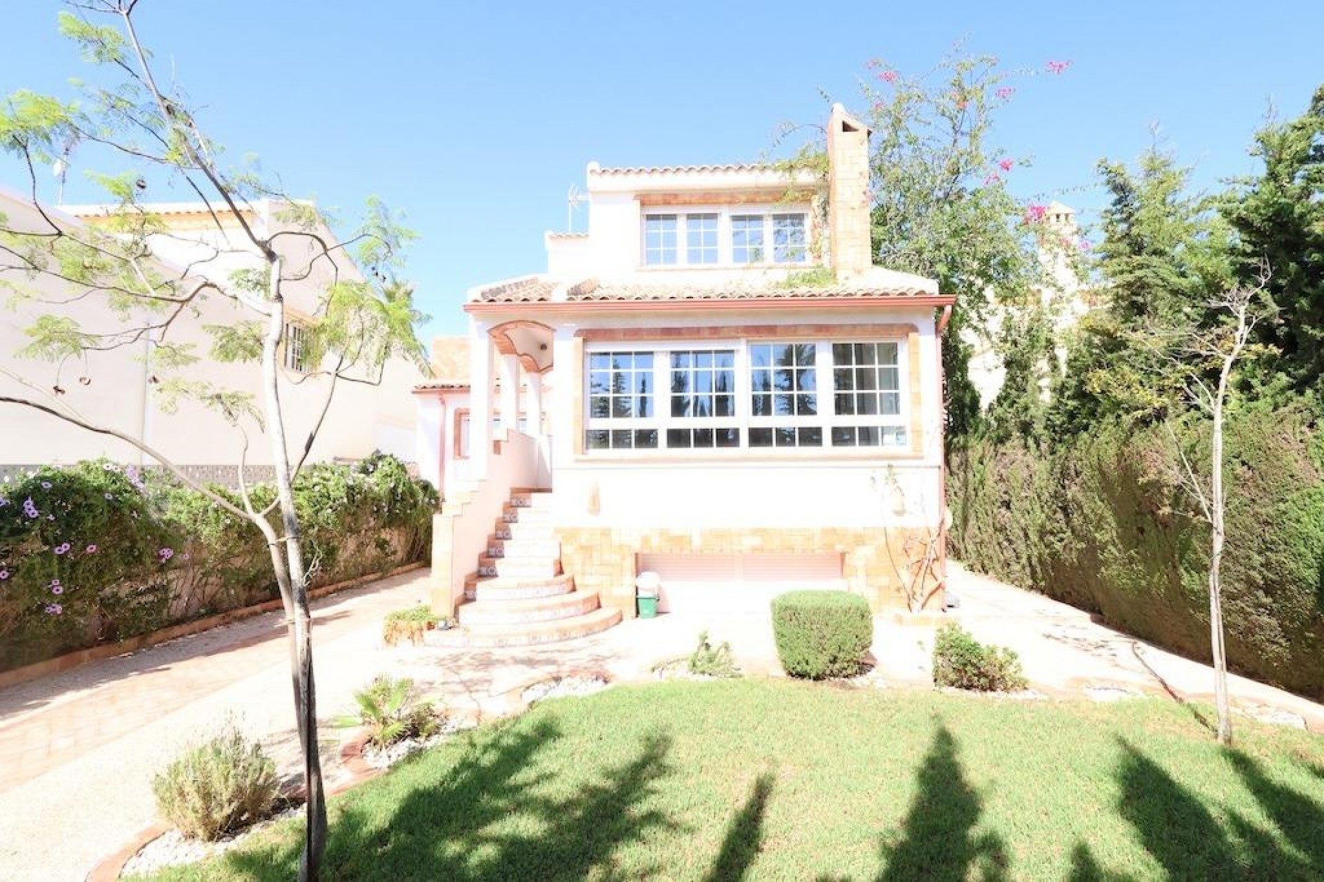 Resale - Villa -
Orihuela Costa - Costa Blanca