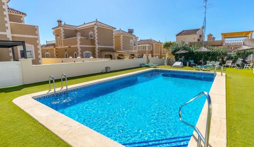 Resale - Villa -
Orihuela Costa - Costa Blanca