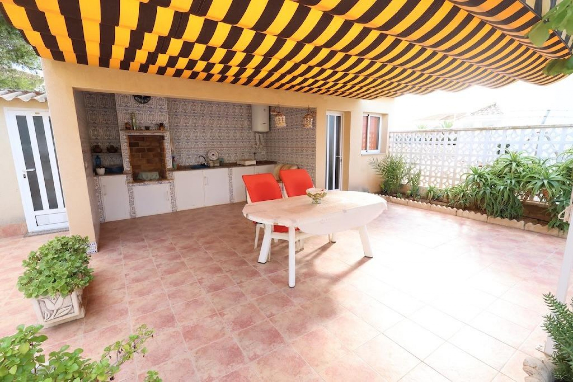 Resale - Villa -
Orihuela Costa - Costa Blanca