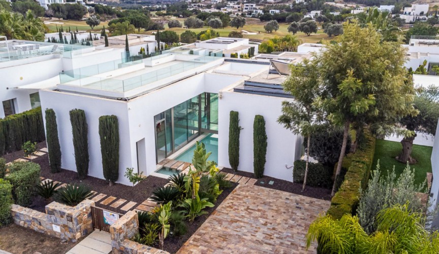 Resale - Villa -
Orihuela Costa - Costa Blanca