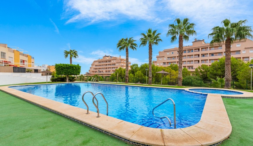 Resale - Villa -
Orihuela Costa - Costa Blanca