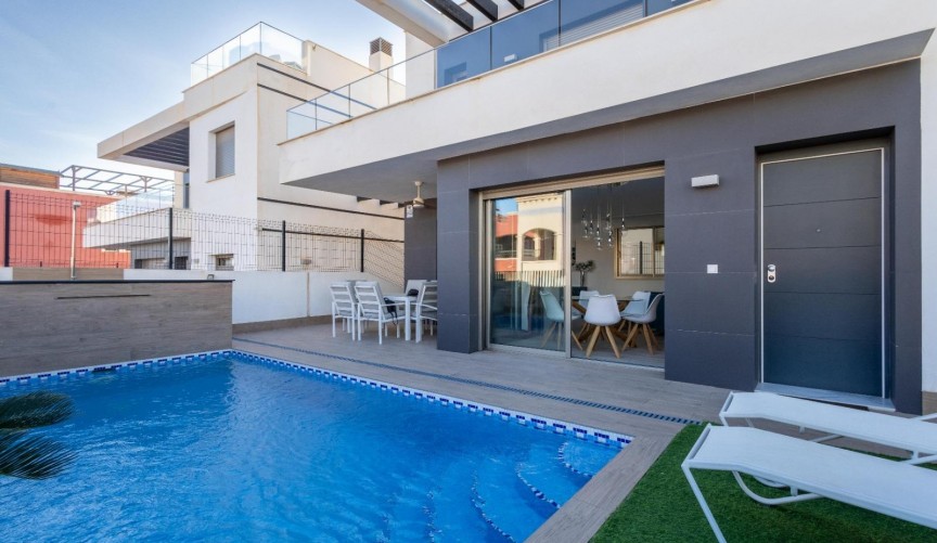 Resale - Villa -
Orihuela Costa - Costa Blanca