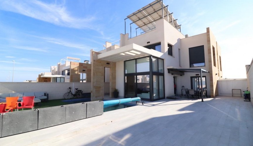Resale - Villa -
Orihuela Costa - Costa Blanca
