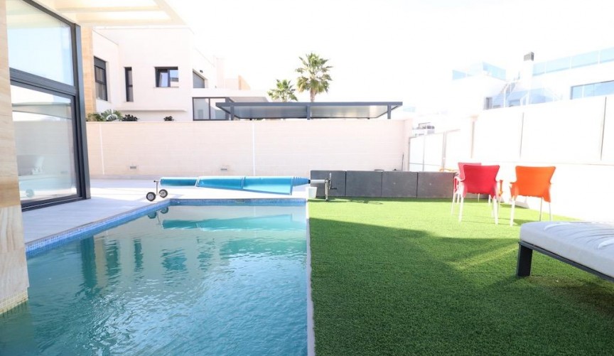 Resale - Villa -
Orihuela Costa - Costa Blanca