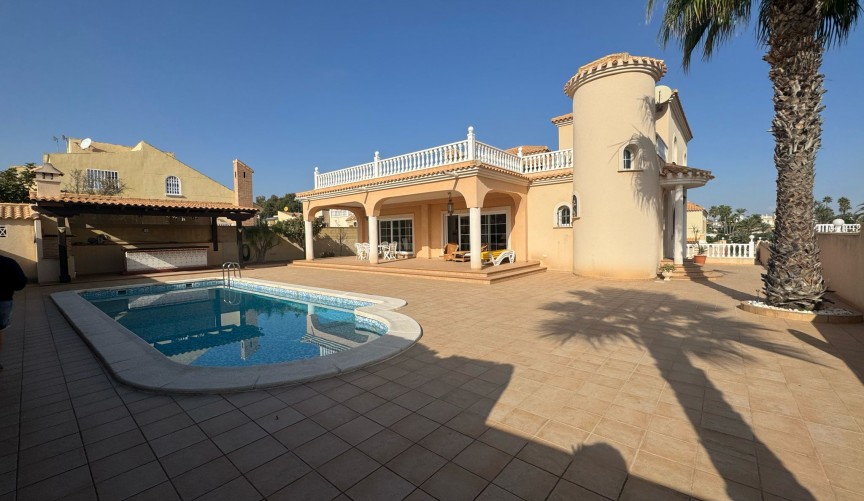 Resale - Villa -
Orihuela Costa - Costa Blanca
