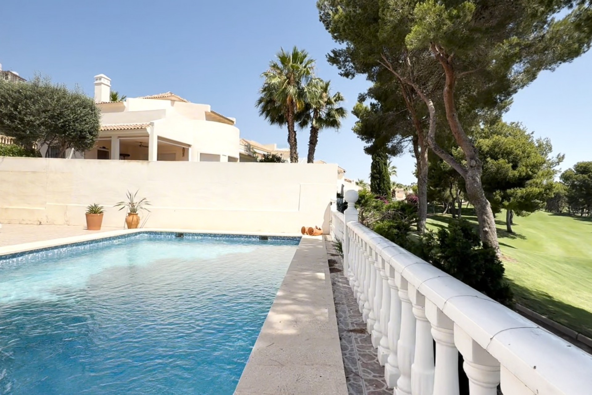 Resale - Villa -
Orihuela Costa - Costa Blanca