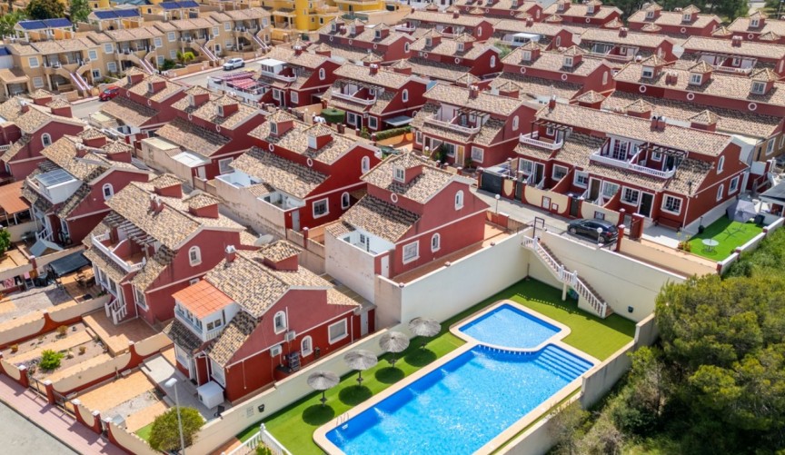 Resale - Villa -
Orihuela Costa - Costa Blanca