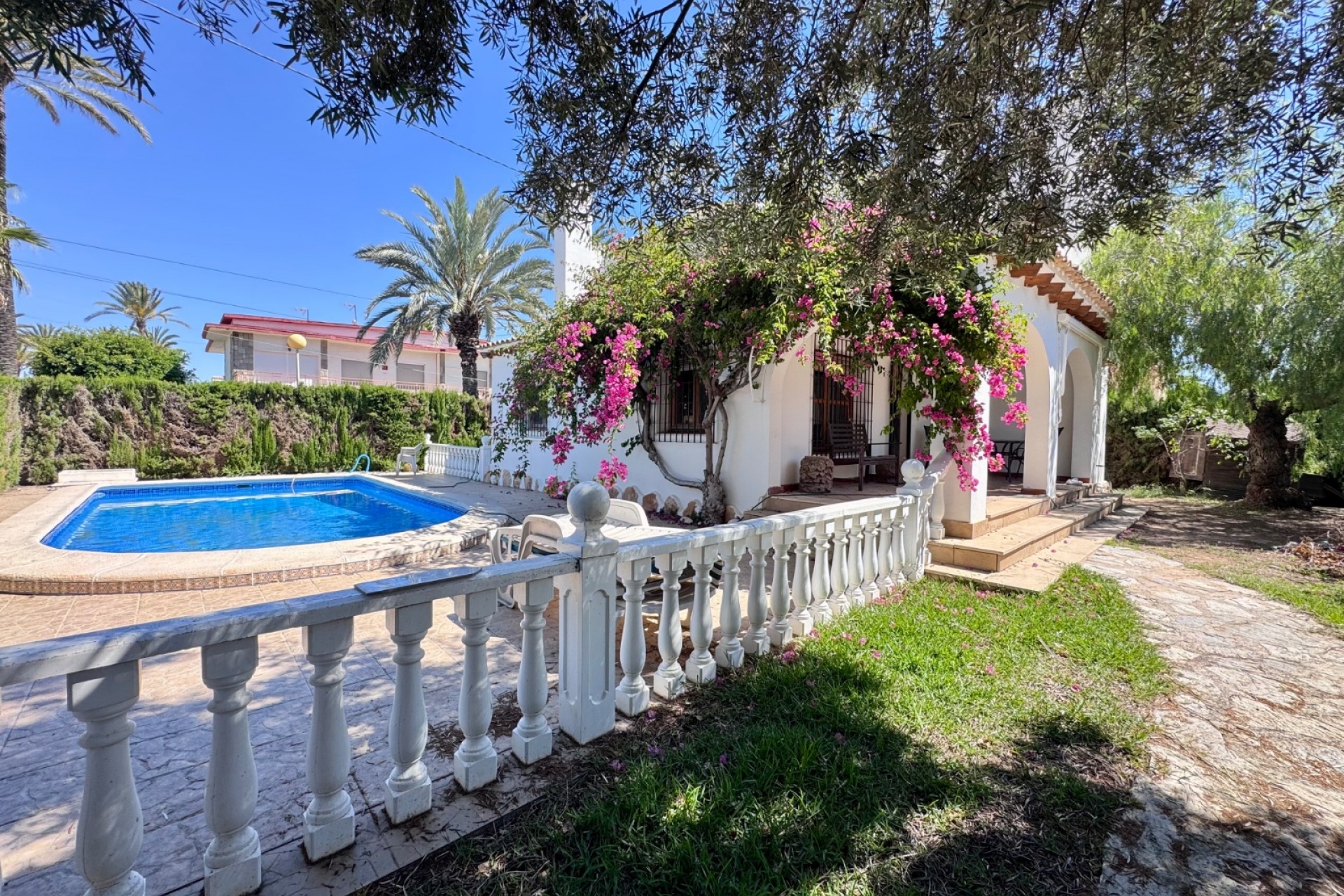 Resale - Villa -
Orihuela Costa - Costa Blanca