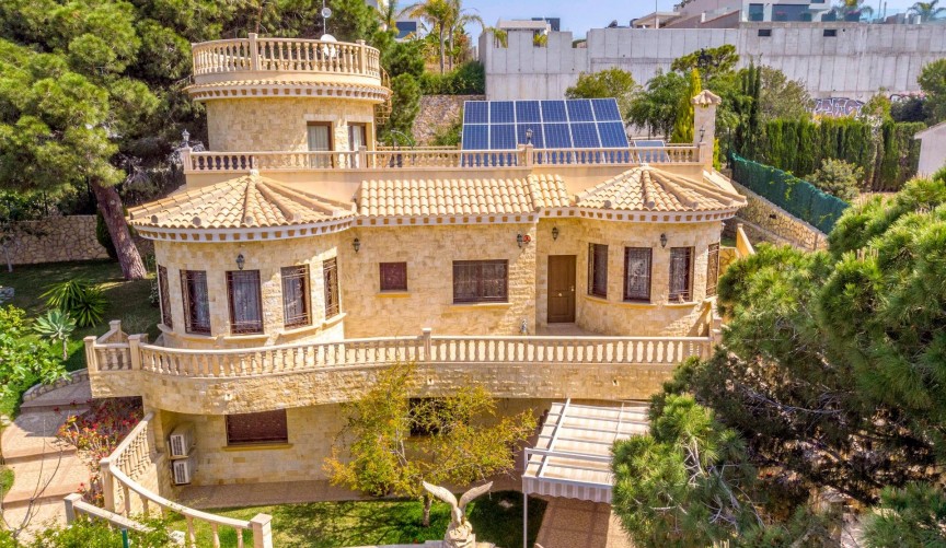 Resale - Villa -
Orihuela Costa - Costa Blanca