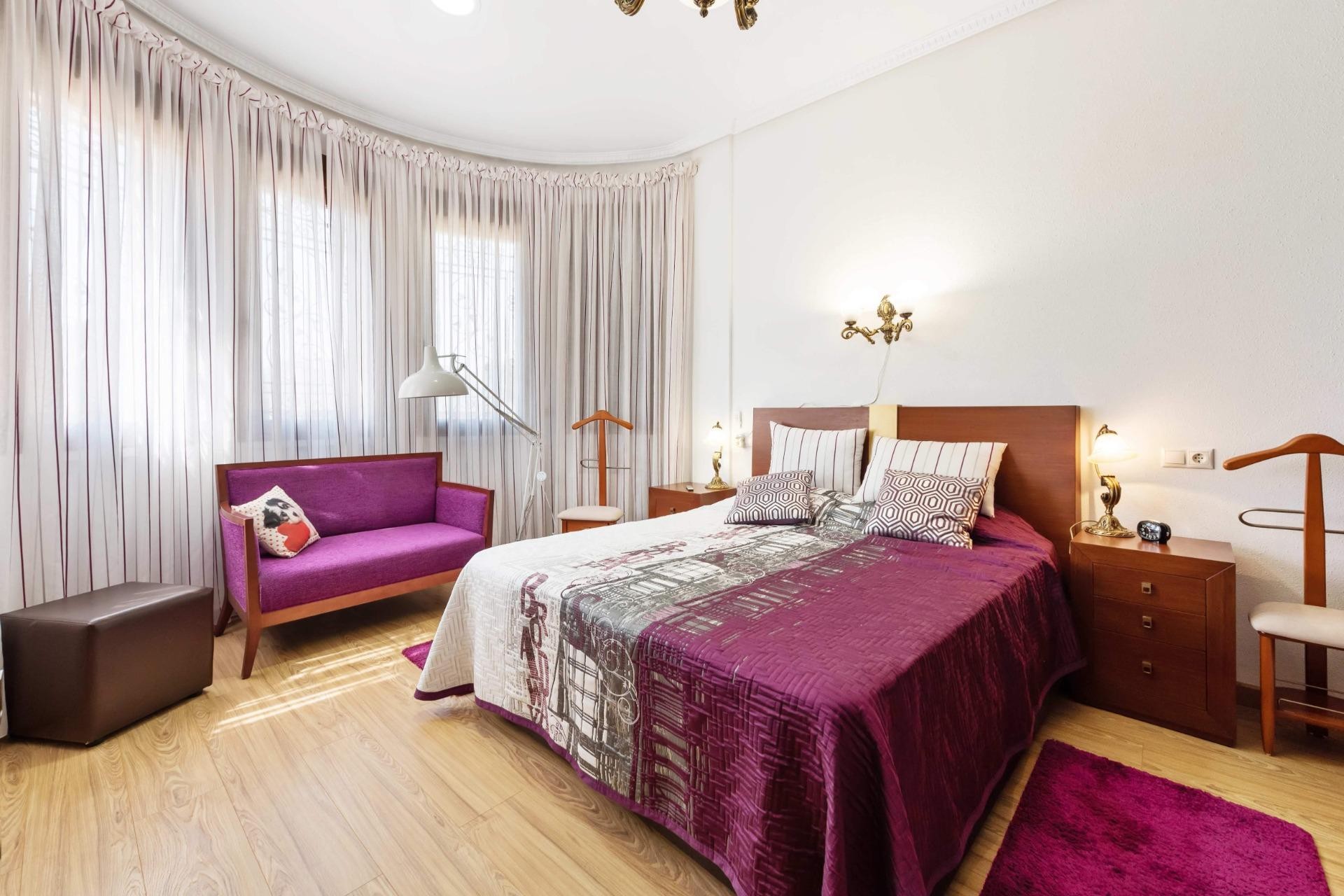 Resale - Villa -
Orihuela Costa - Costa Blanca