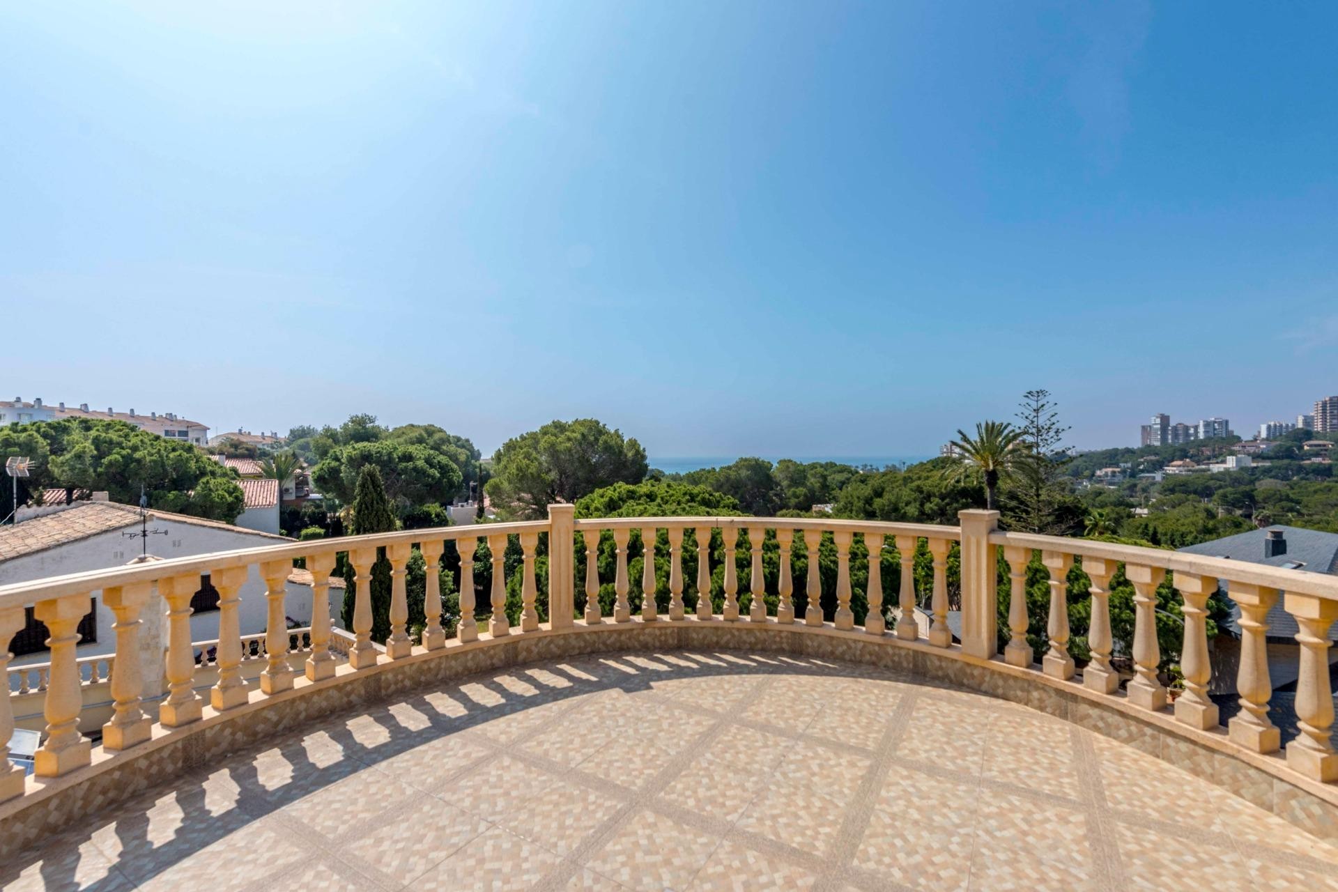 Resale - Villa -
Orihuela Costa - Costa Blanca