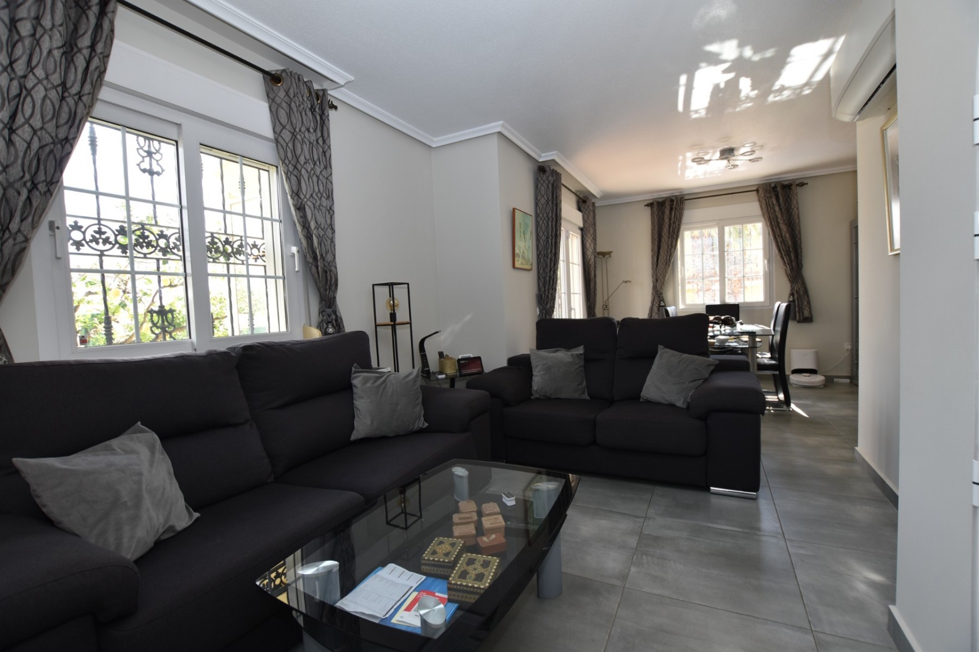 Resale - Villa -
Orihuela Costa - Costa Blanca