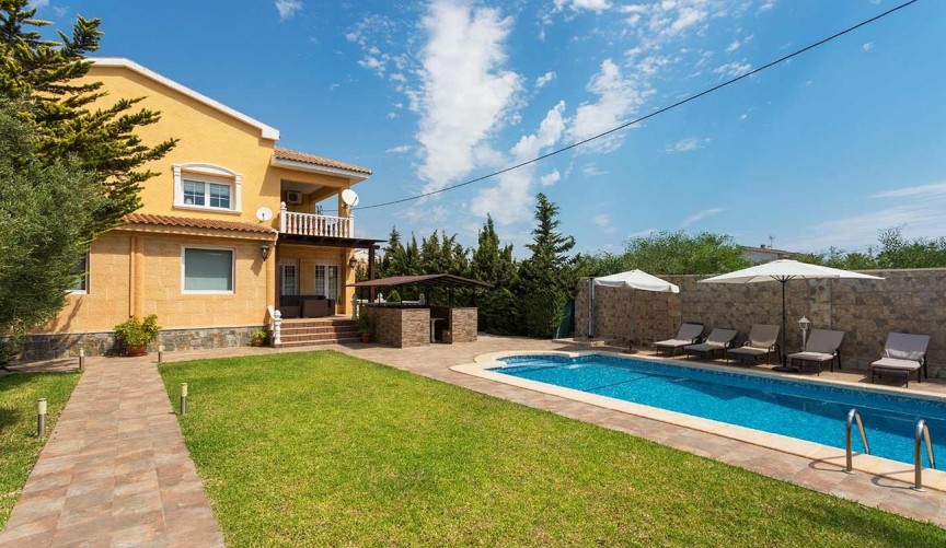 Resale - Villa -
Orihuela Costa - Costa Blanca