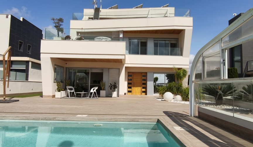 Resale - Villa -
Orihuela Costa - Costa Blanca