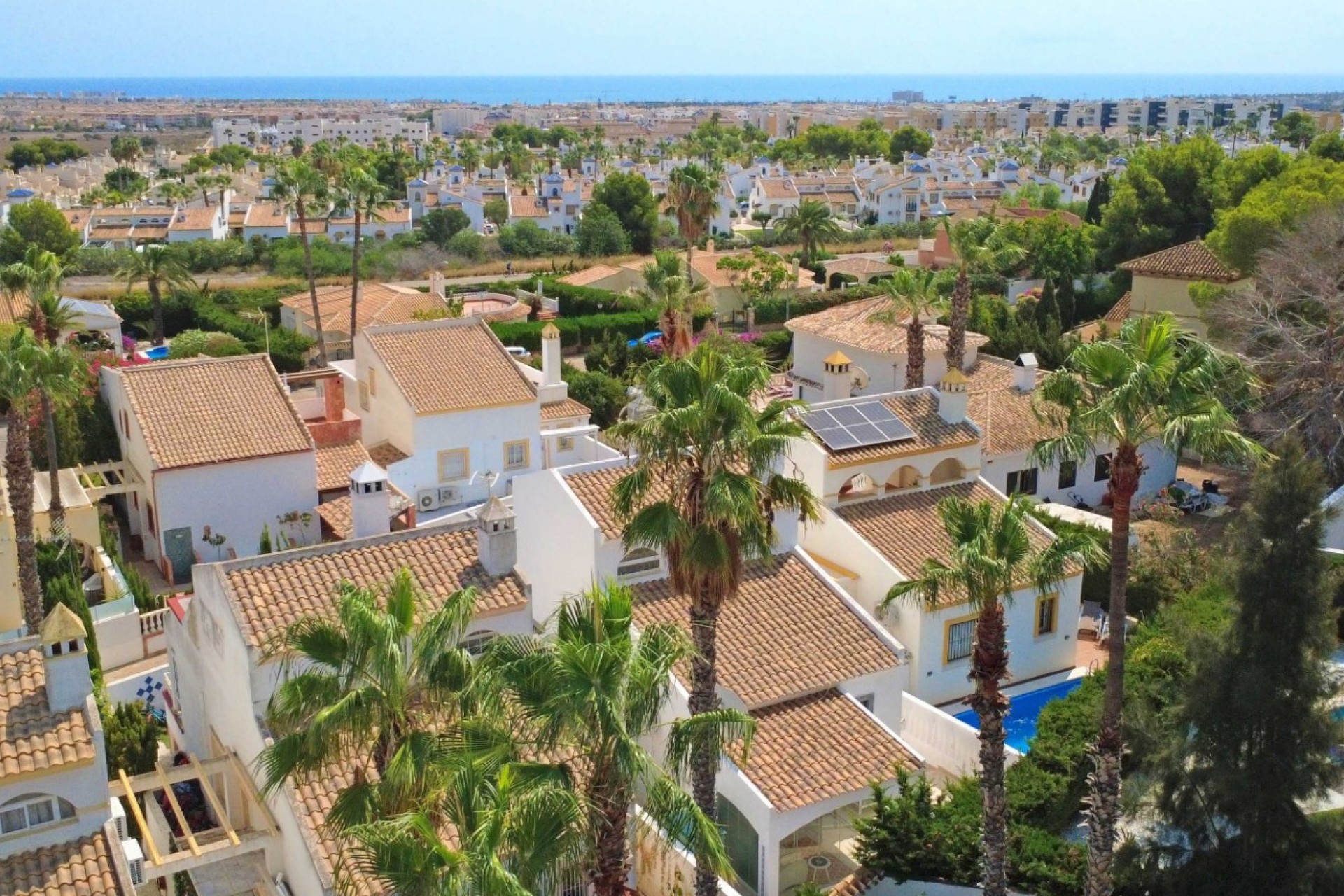 Resale - Villa -
Orihuela Costa - Costa Blanca