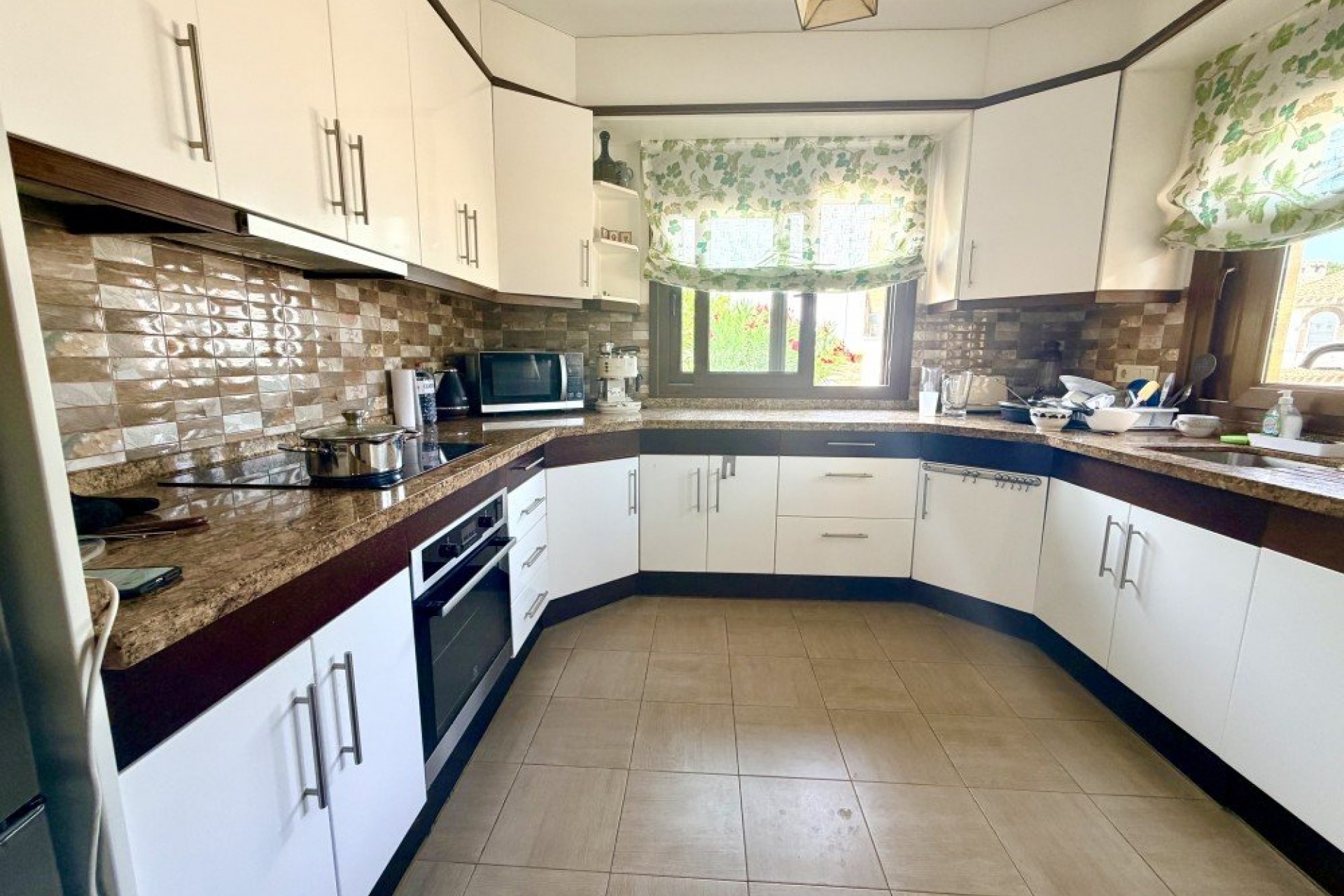 Resale - Villa -
Orihuela Costa - Costa Blanca