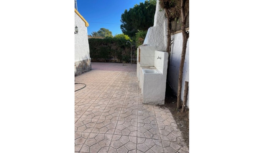 Resale - Villa -
Orihuela Costa - Costa Blanca