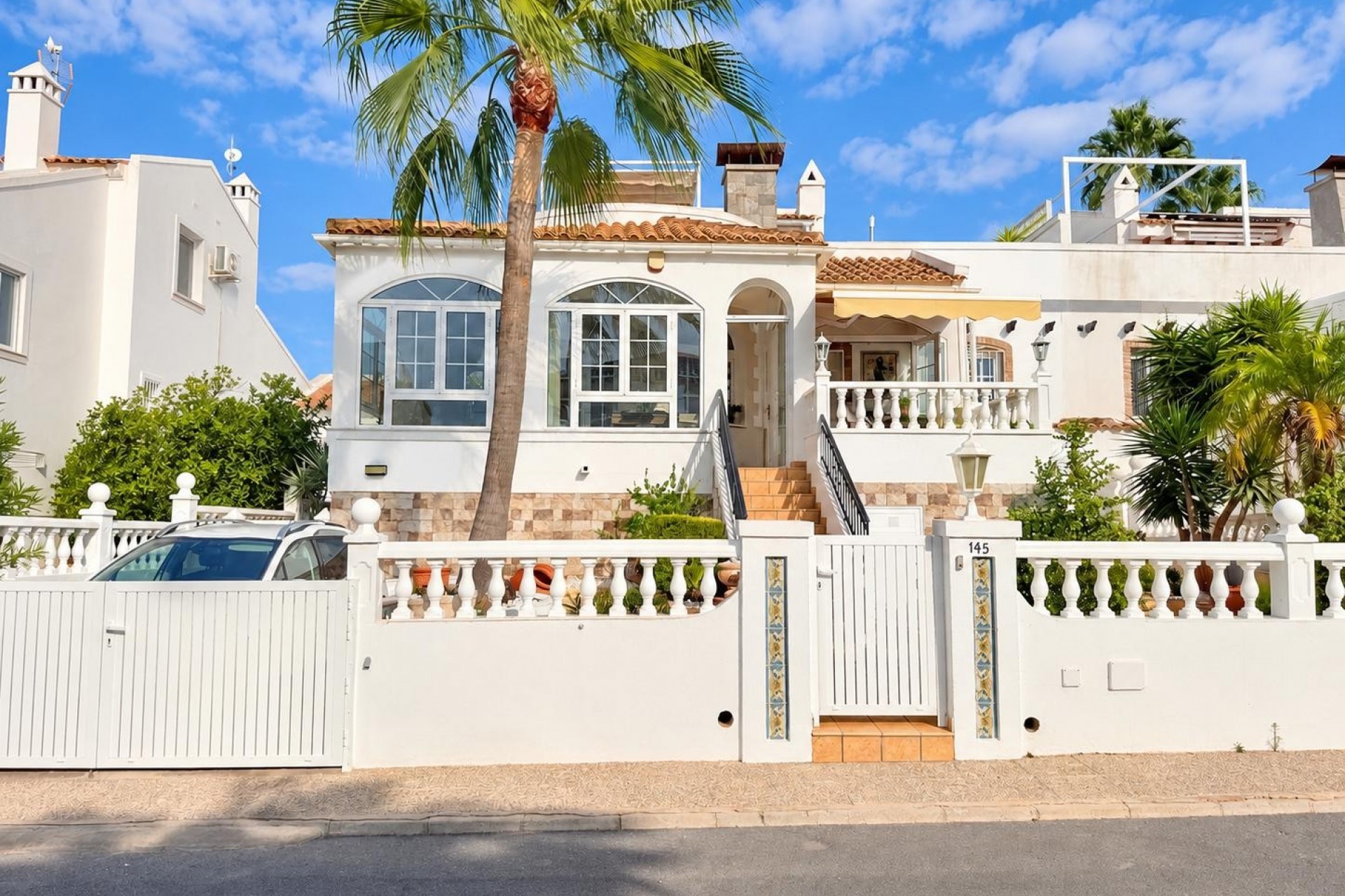 Resale - Villa -
Orihuela Costa - Costa Blanca