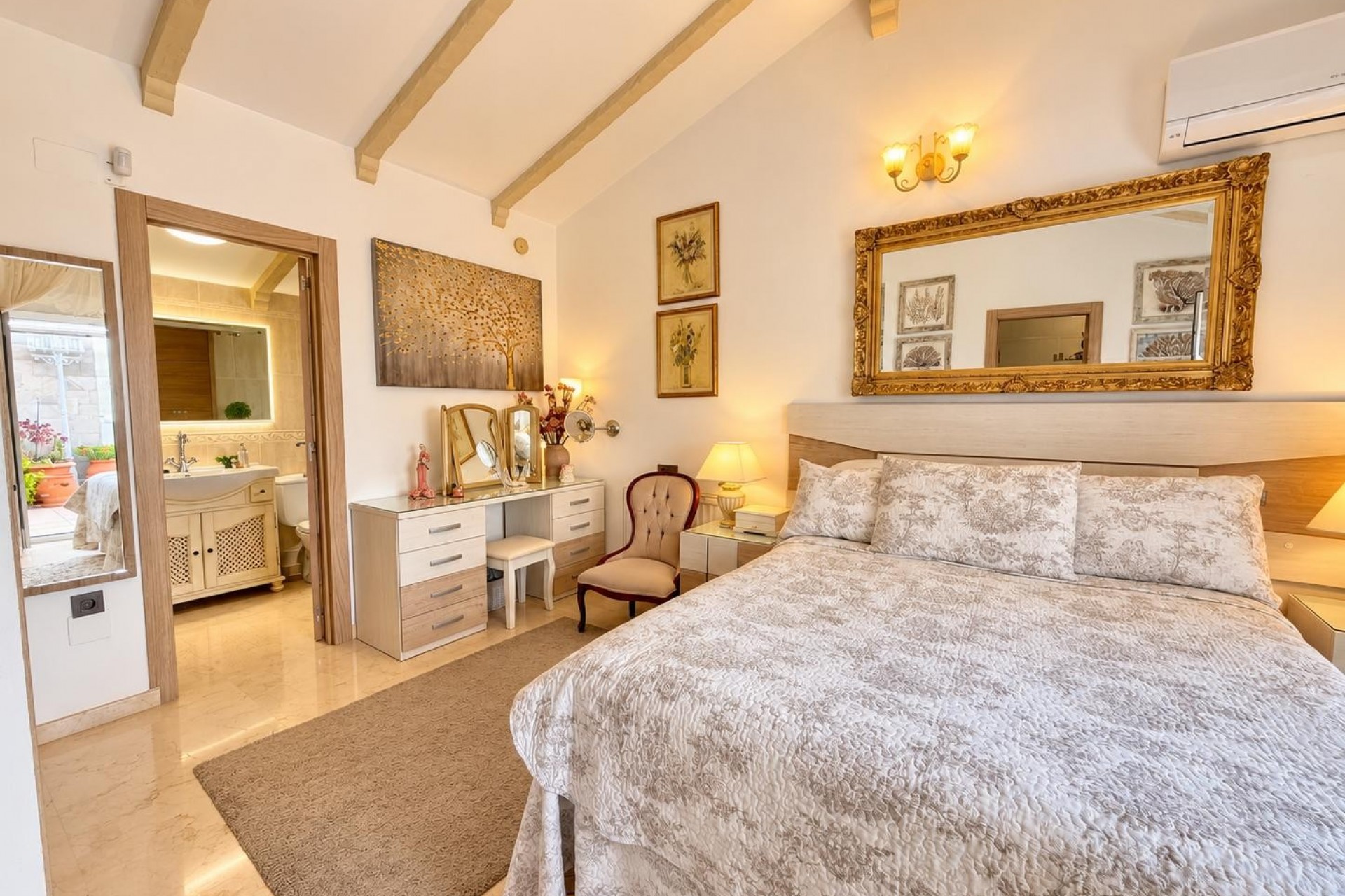 Resale - Villa -
Orihuela Costa - Costa Blanca