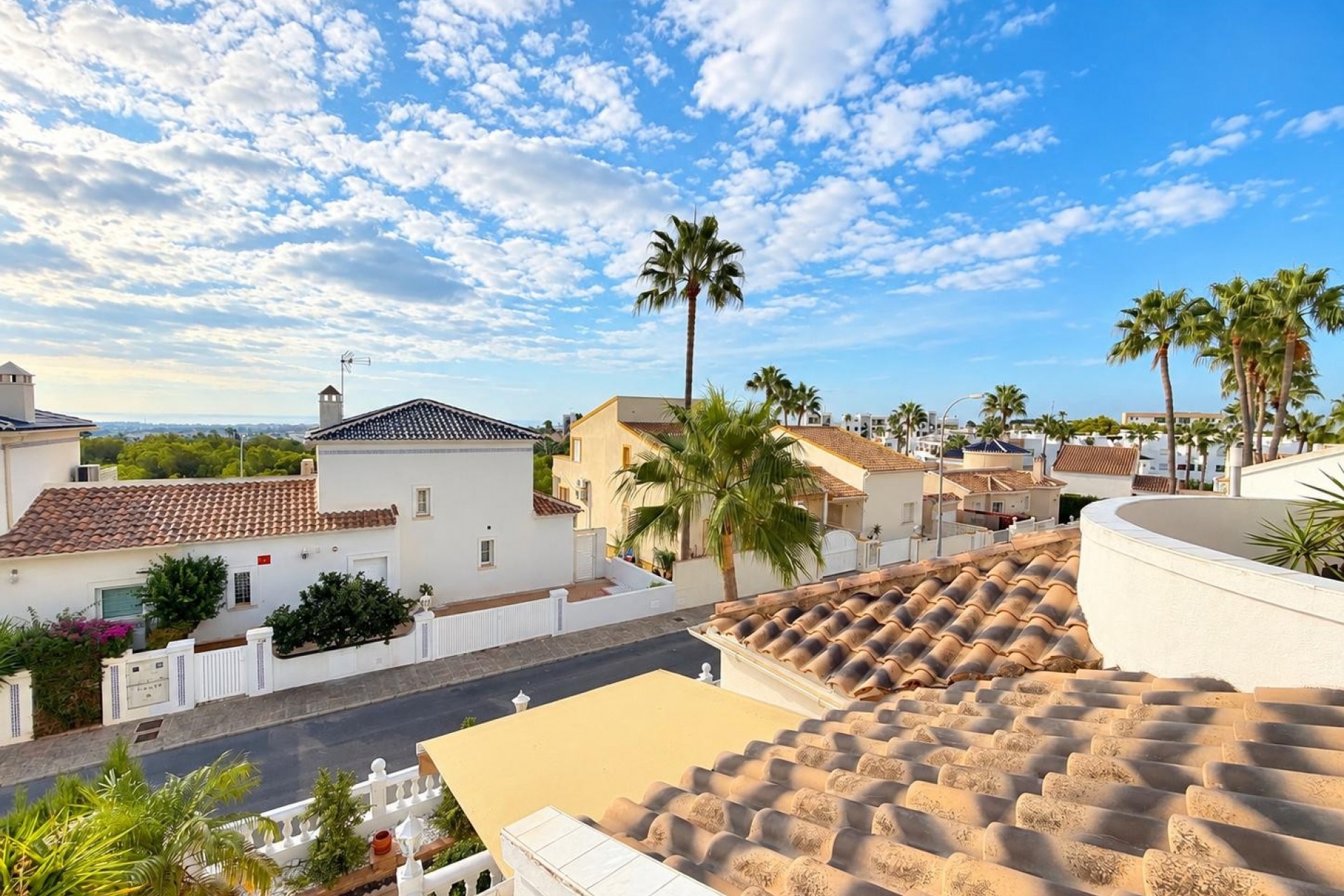 Resale - Villa -
Orihuela Costa - Costa Blanca