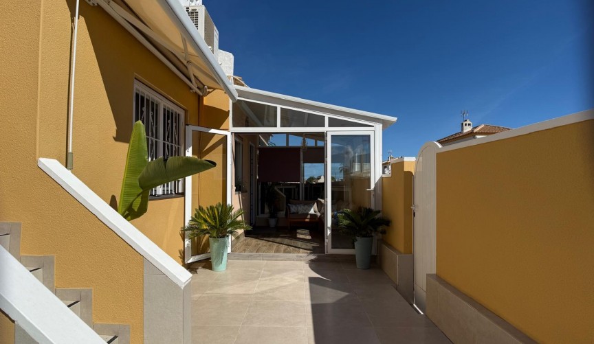 Resale - Villa -
Orihuela Costa - Costa Blanca