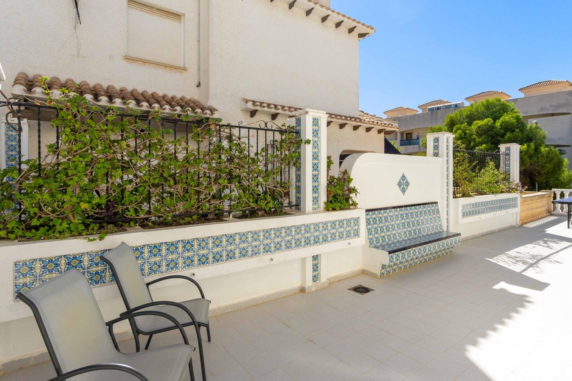 Resale - Villa -
Orihuela Costa - La Zenia