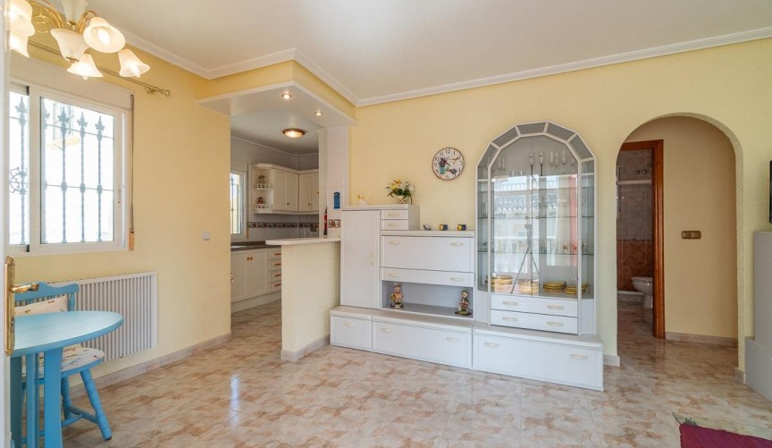 Resale - Villa -
Orihuela Costa - La Zenia