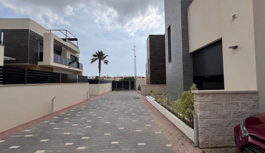 Resale - Villa -
Orihuela Costa - Lomas de Cabo Roig