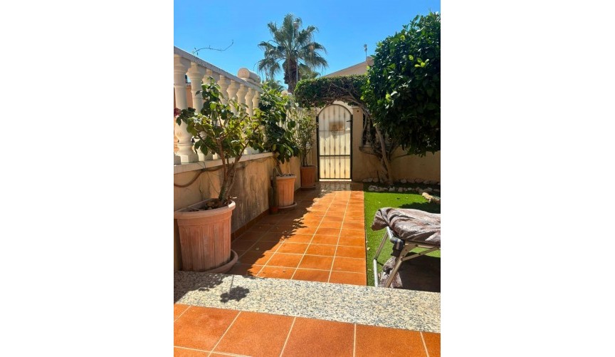 Resale - Villa -
Orihuela Costa - Lomas de Cabo Roig