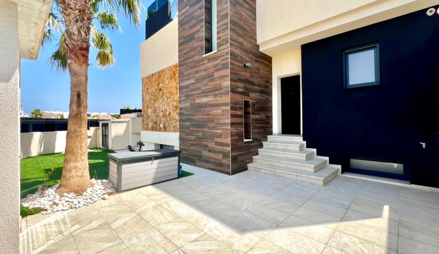 Resale - Villa -
Orihuela Costa - Lomas de Cabo Roig