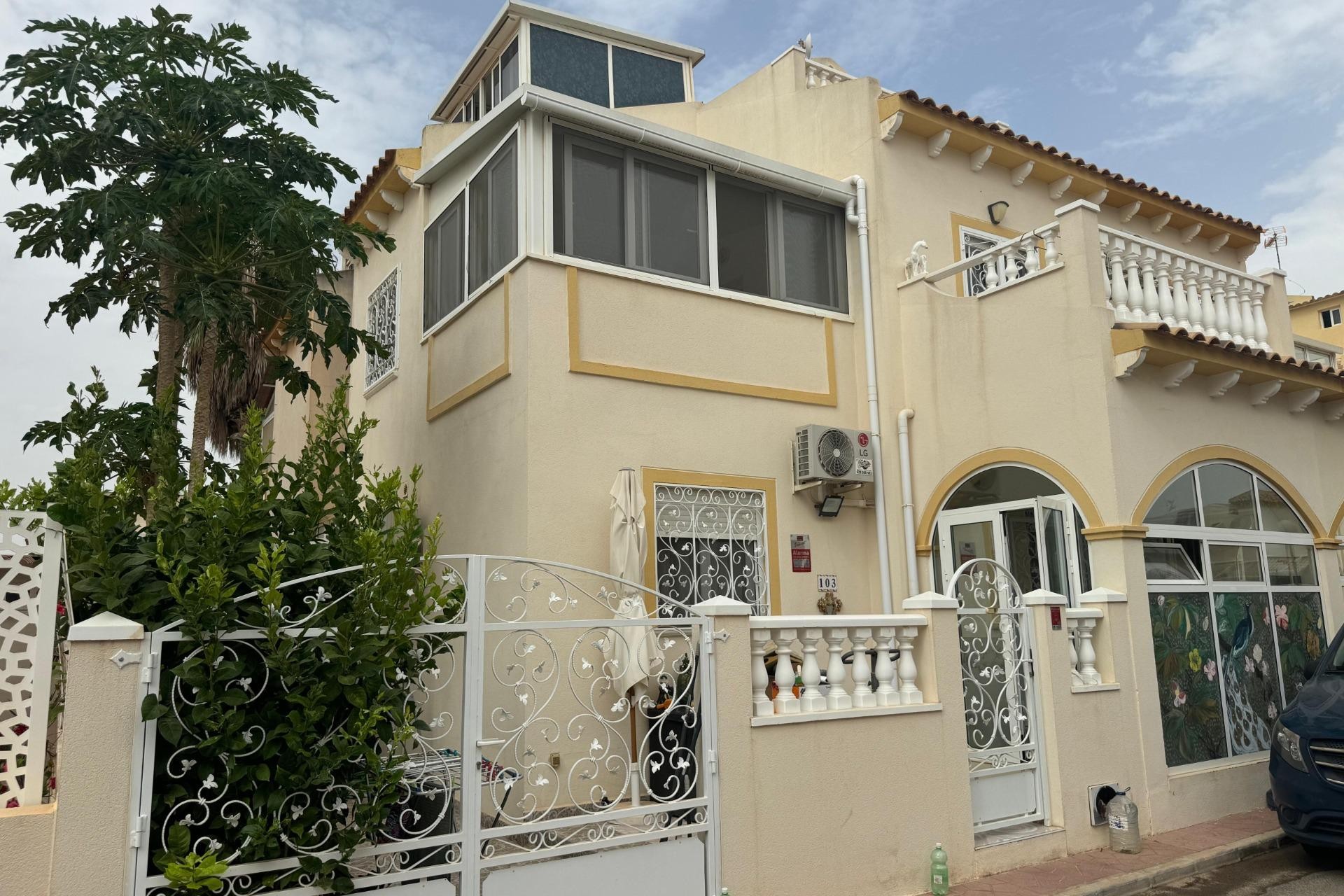 Resale - Villa -
Orihuela Costa - Los Dolses