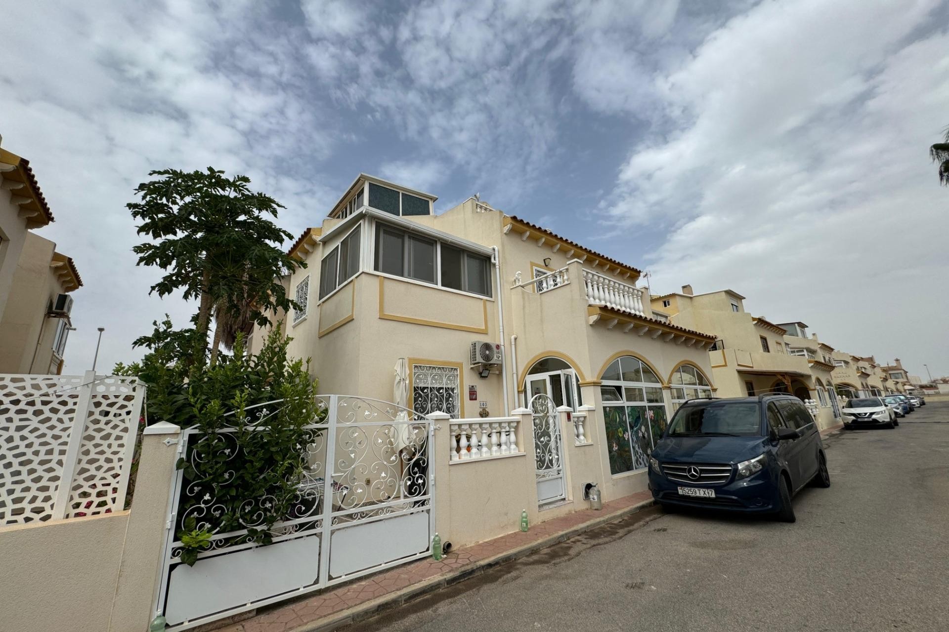 Resale - Villa -
Orihuela Costa - Los Dolses