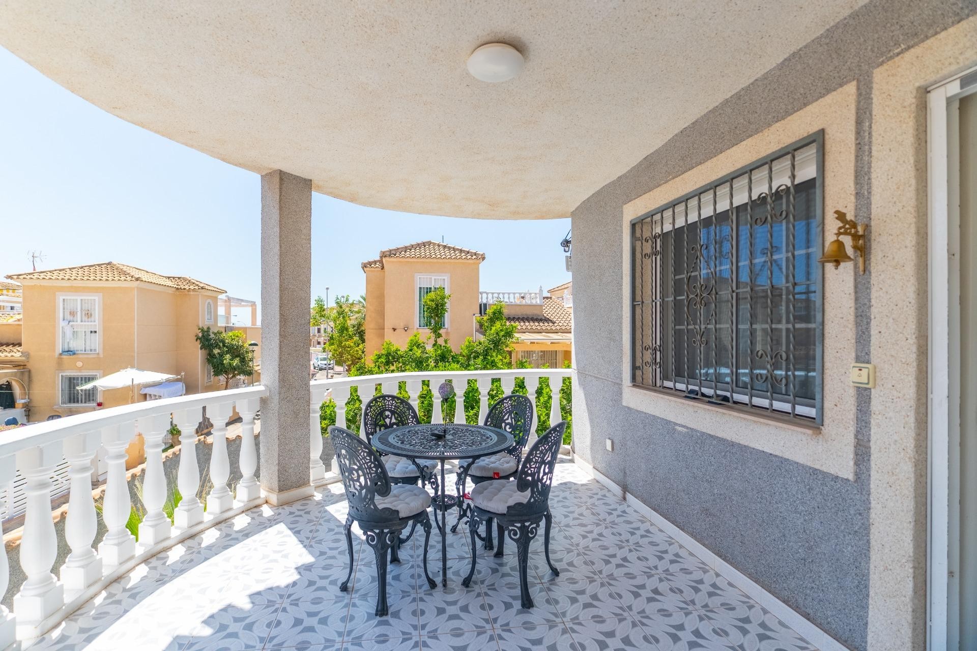 Resale - Villa -
Orihuela Costa - Playa Flamenca Norte