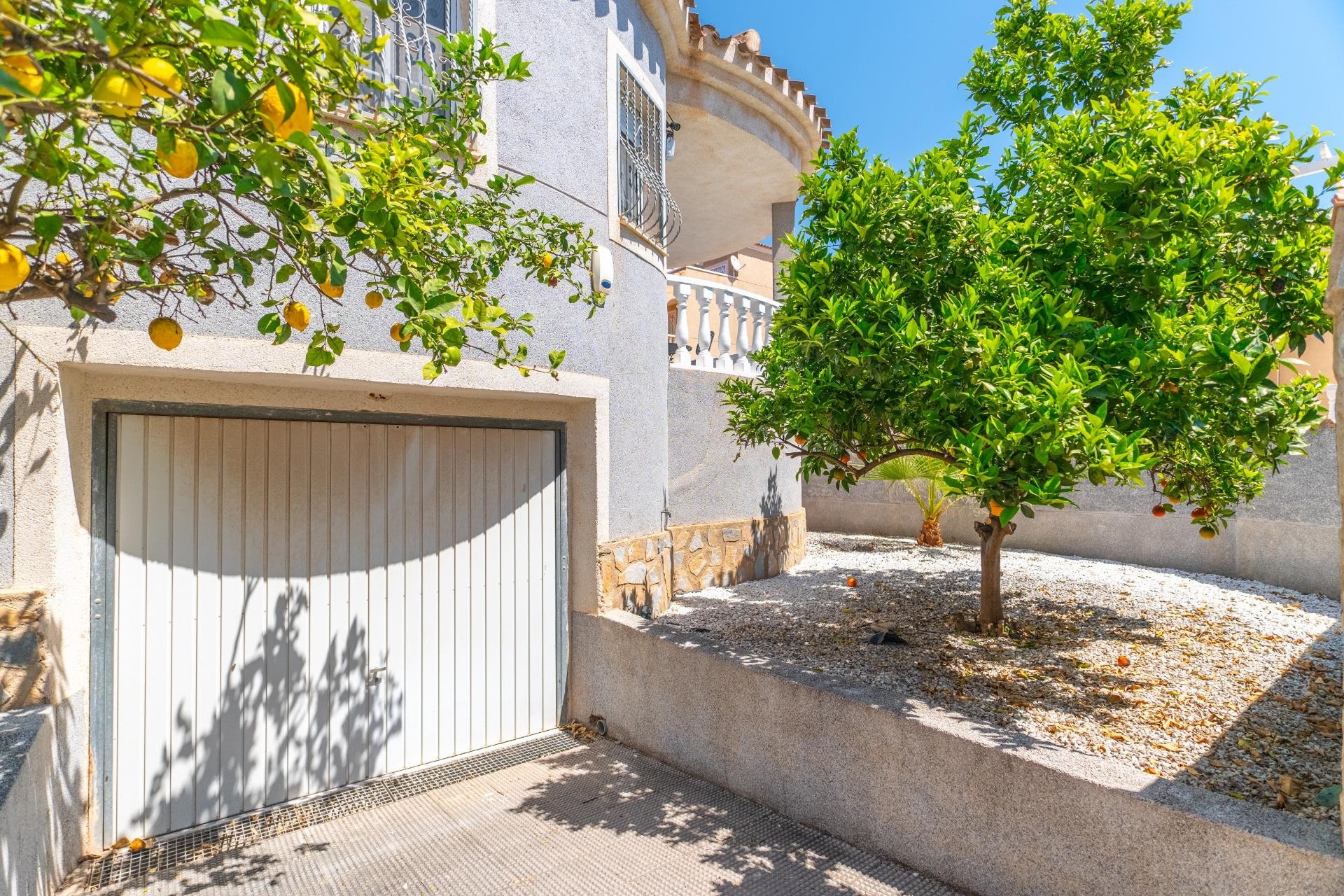 Resale - Villa -
Orihuela Costa - Playa Flamenca Norte