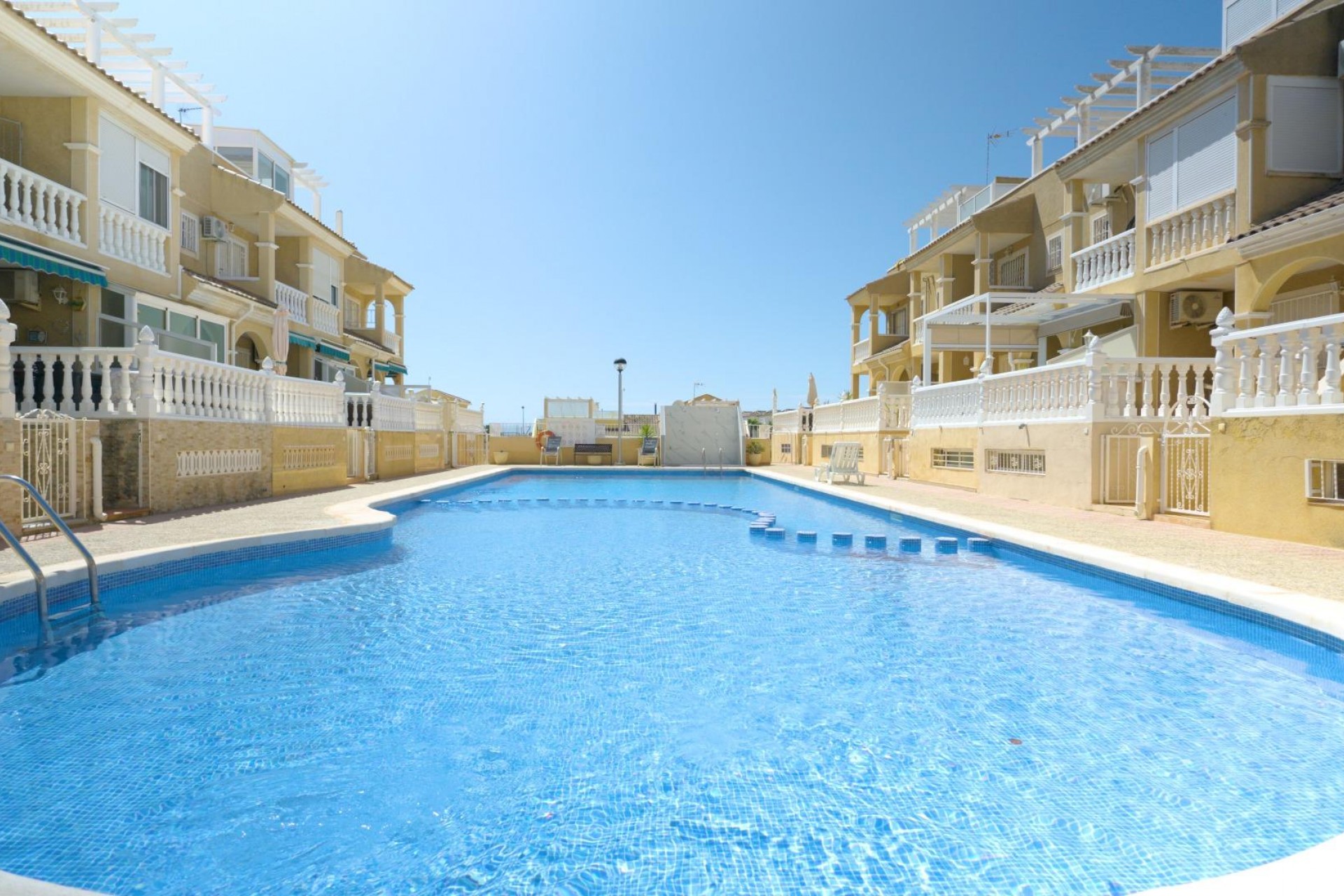 Resale - Villa -
Orihuela Costa - Playa Flamenca Norte