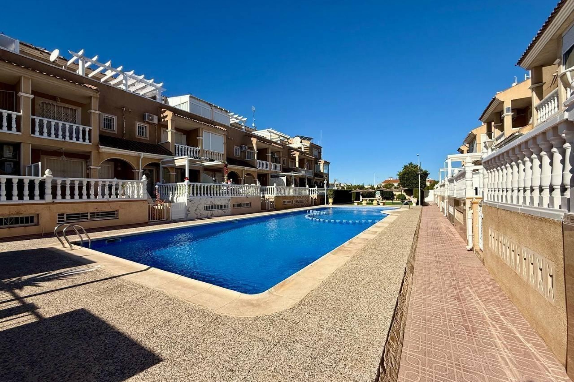 Resale - Villa -
Orihuela Costa - Playa Flamenca